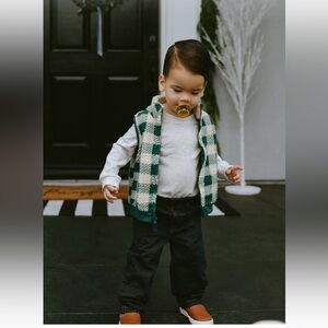 NWT🏷️3-Piece Baby👶🏻Boy👦🏻 Plaid Vest Outfit from Carter's ~ Set Size 24M